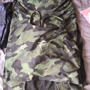 Old Navy Active Camo High-Rise Leggings XL and matching bra sz XXL